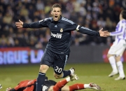 开云棋牌游戏-梅西的魔法与切尔西的铁幕，当个人天赋强行终结英格兰足球叙事