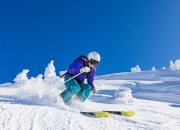 开云棋牌官方-利拉德时间再现！压哨三分如利刃出鞘，灰熊决胜局力擒猛龙