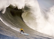 开云棋牌APP-赛道传奇，阿斯顿马丁轻取红牛，汉密尔顿惊艳四座