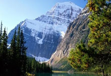 开云棋牌试玩-豪门碰撞引爆奥运绿茵场！曼城憾负尤文，晋级之路柳暗花明