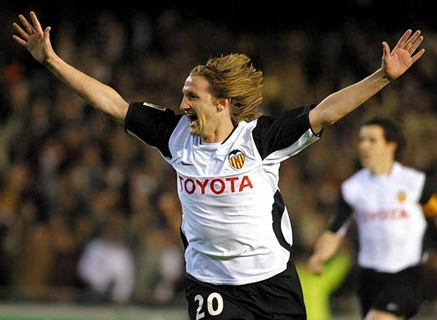 华伦西亚边路爆发，强势摘取连胜桂冠的简单介绍