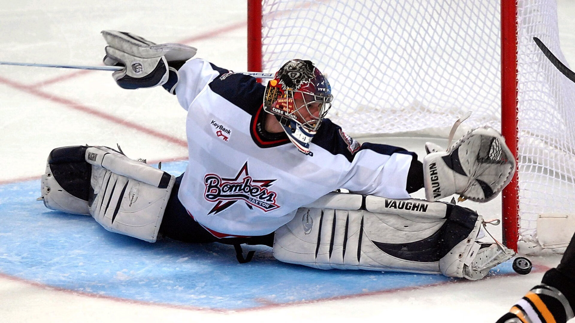 F1新赛季揭幕战与CBA焦点战，速度与激情的周末双重奏