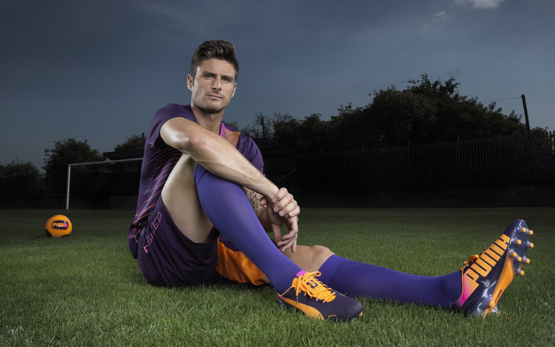 奥运周期关键战之夜，斯通斯稳定输出不掉线